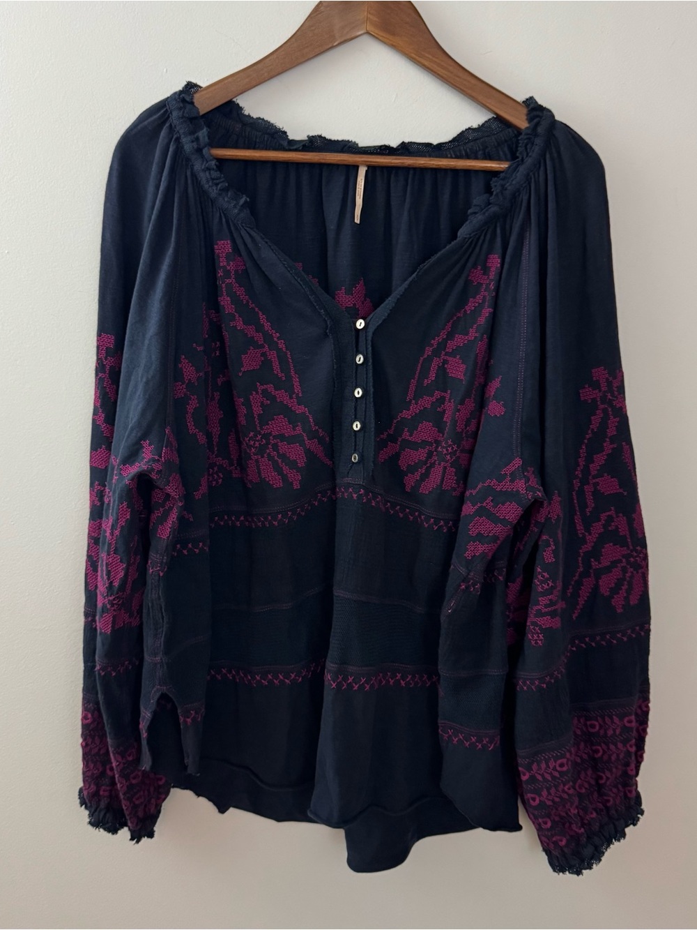 Free People "Persuasion" top Navy with Magenta size S/P - Picture 2 of 9